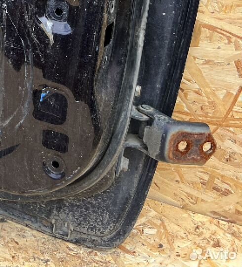 Петля двери Mazda 6