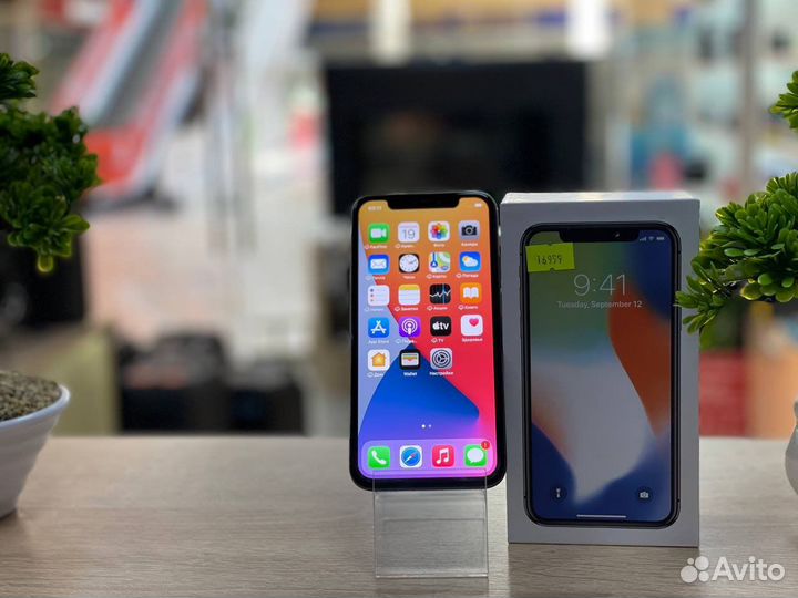iPhone X, 64 ГБ