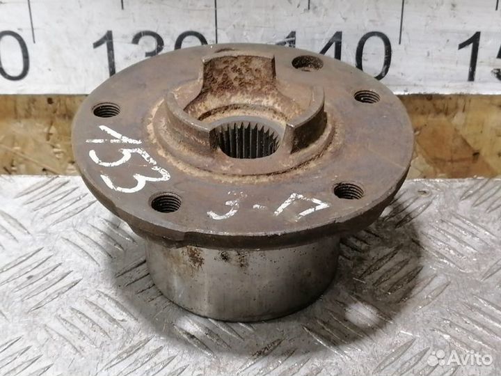 Ступица передняя Volkswagen Touareg 2002 2010