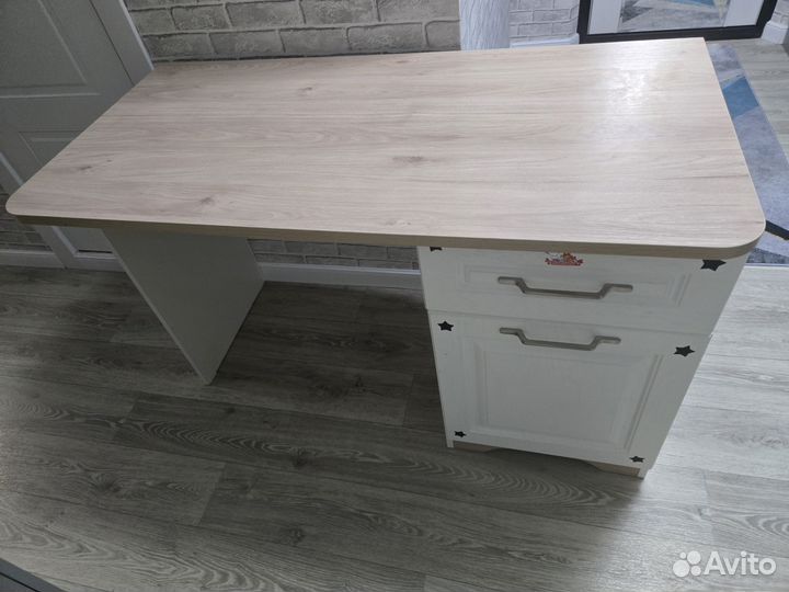 Стол для школьника бу