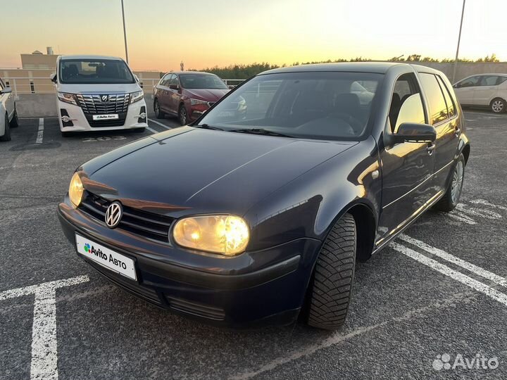 Volkswagen Golf 1.6 МТ, 2002, 250 000 км