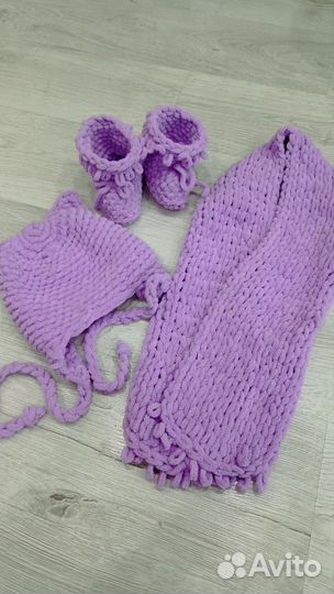 Конверт на выписку + подарок ручной вязки