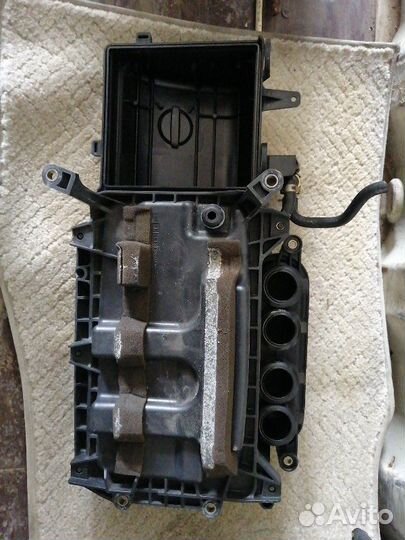 Корпус воздушного фильтра Nissan March AK12 CR12