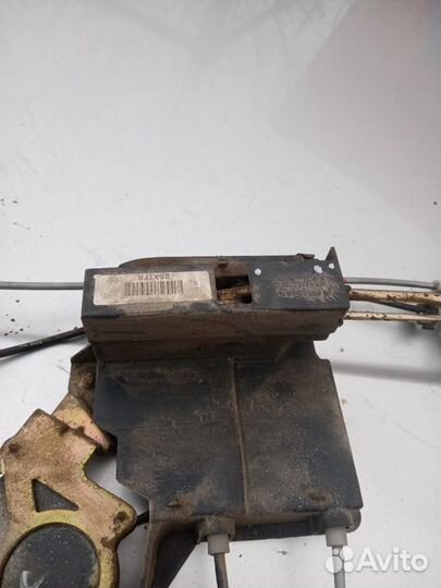 Замок передней двери правый Kia Rio 2