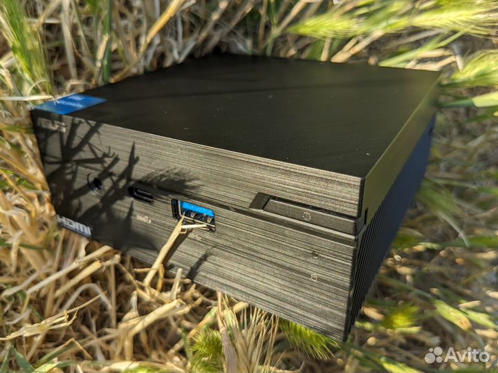 Мини-пэвм Asus безвентиляторная Celeron N4500
