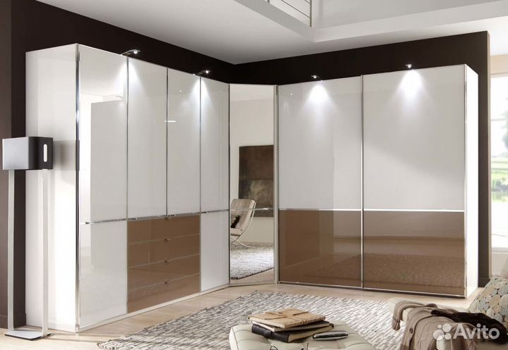 Угловой шкаф