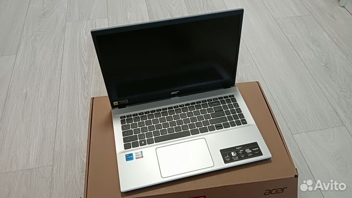 Ноутбук Acer aspire 3 i5 8gb SSD 512gb