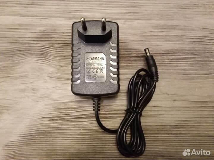 Блок питания Yamaha PA-150B (12V 1500mA)