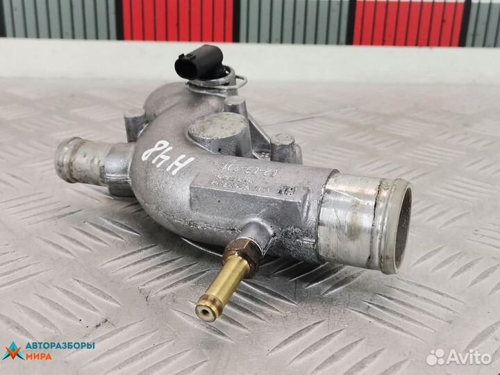 Корпус термостата Chevrolet Volt 2011 55573356