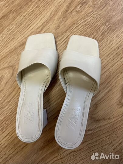 Кожаные сабо Zara