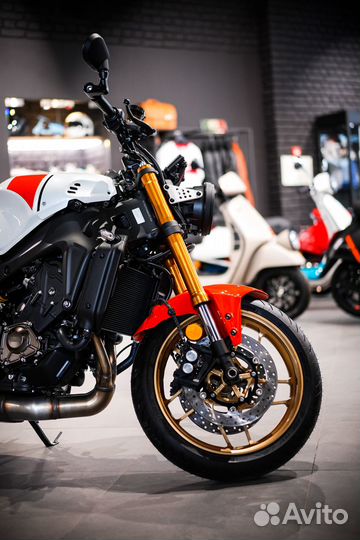 Мотоцикл Yamaha XSR900 (2024, Legend Red)