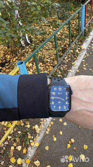 Apple watch se 44мм