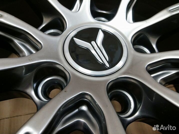 Диск кованый R20 ET41 Voyah Dream Y-спицы / графит