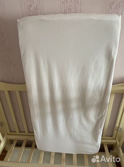 Кровать детская с маятником