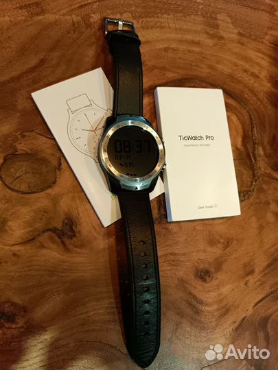 Смарт часы TicWatch Pro