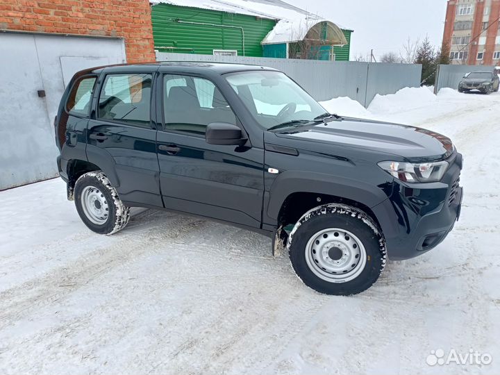 ВАЗ Niva Travel 1.7 МТ, 2024, 350 км