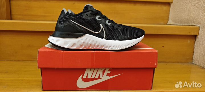 Кроссовки Nike 36.5 размер оригинал