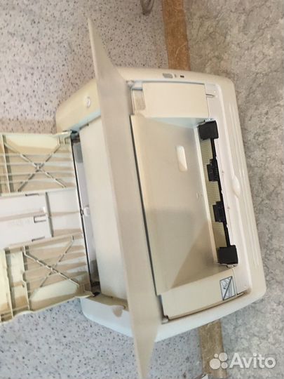 Лазерный черно -белый принтер