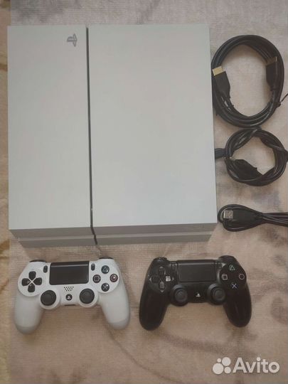PS4 fat 1208 белая в идеале