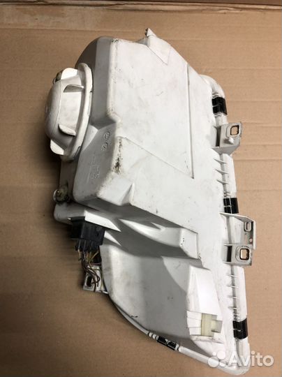 Фара правая Фольксваген Шаран; Сеат Альхамб