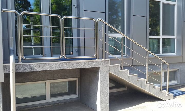 Перила из нержевеющей стали и стекла