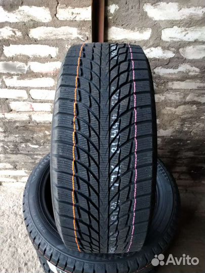 Kumho WinterCraft Ice Wi51 215/55 R17