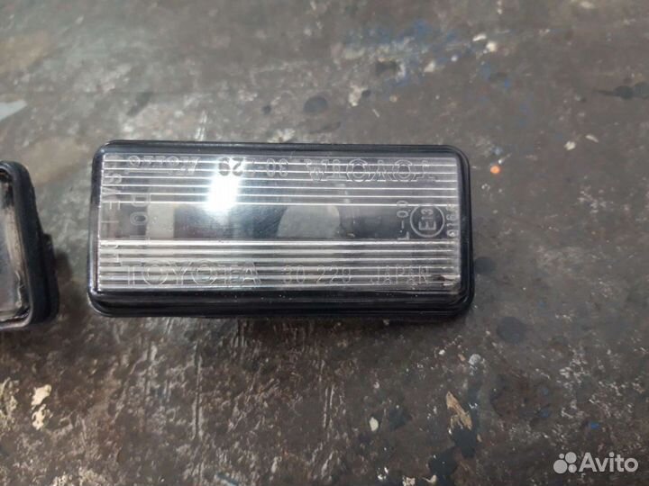 Плафоны подсветки номера Toyota crown S170