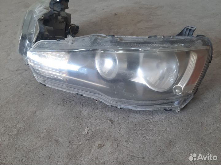 Фары на Митсубиси Лансер 10