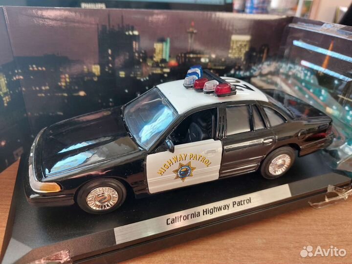 Модель автомобиля Ford Crown Victoria 1:24