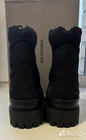 Balenciaga steroid boots на руках
