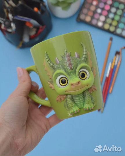 Кружка в подарок с декором дракон
