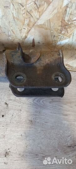 Стойка амортизаторная левая nissan Juke f15