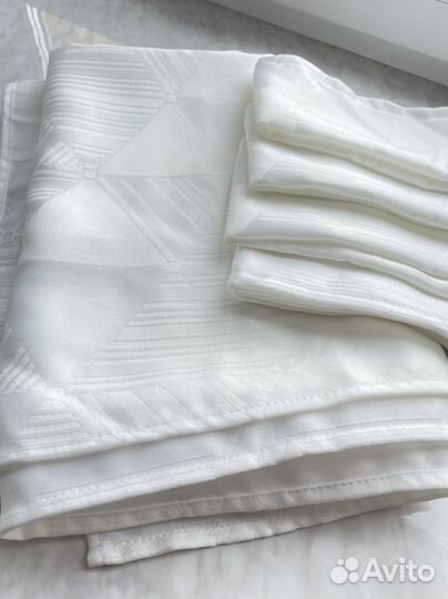 Скатерть с салфетками 4 шт