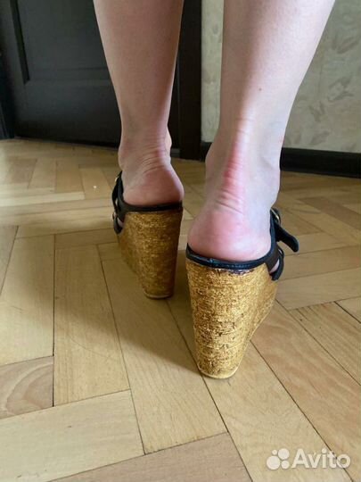 Сабо на танкетке босоножки