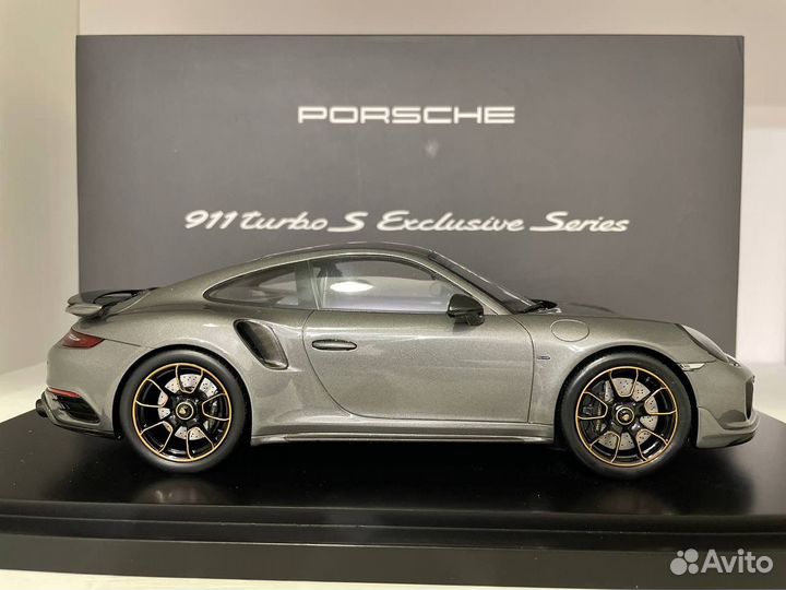 Porsche 911 Turbo S Exclusive Series 1:18 Spark