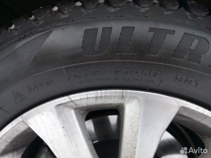 Goodyear Ultragrip Ice Arctic 205/60 R16