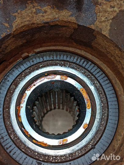 Кулак поворотный передний левый Renault Duster 2