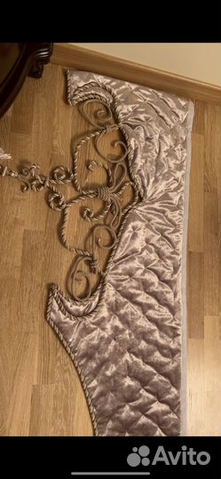 Ламбрекен из бархата и 2 держателя для штор