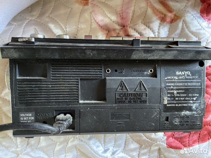 Кассетный магнитофон sanyo