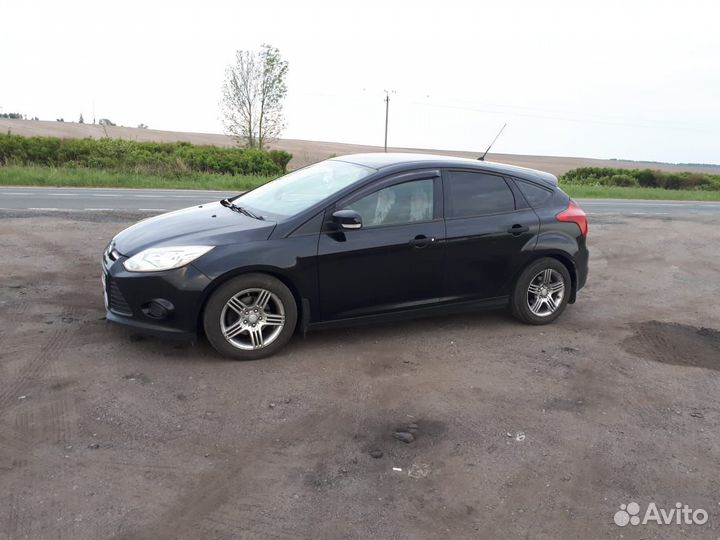Ford Focus 1.6 МТ, 2013, битый, 480 000 км