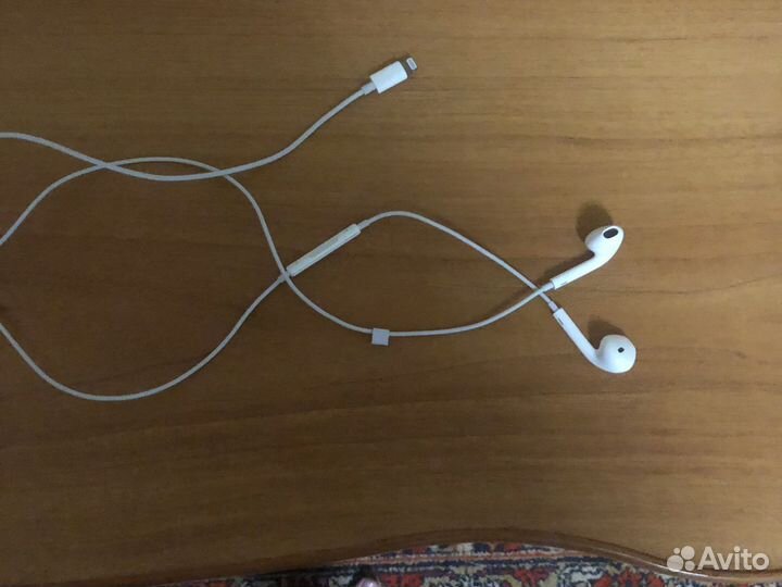 Наушники earpods