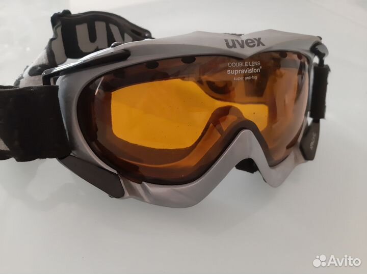 Горнолыжные очки uvex