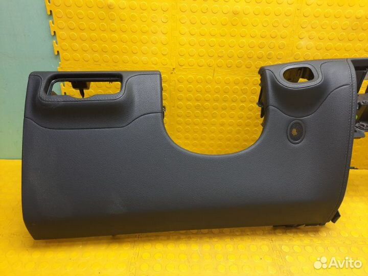 Декоративная накладка на торпедо Mercedes-Benz Gle