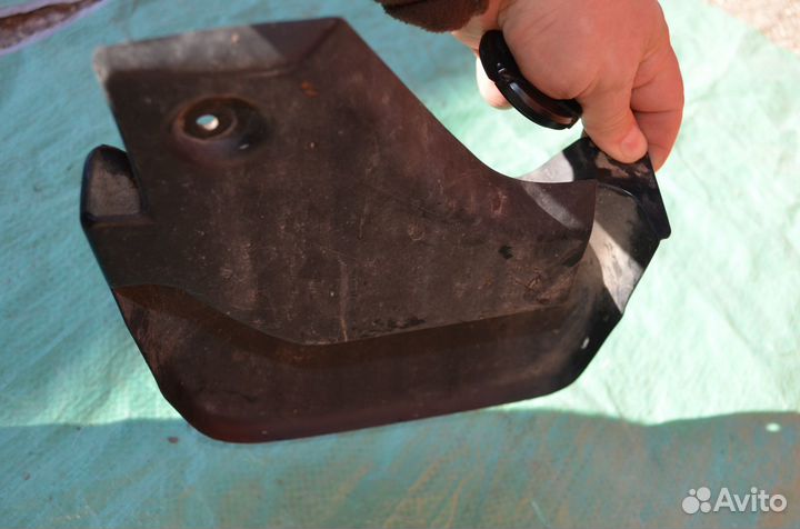 Lexus Rx 4 Брызговик задний правый