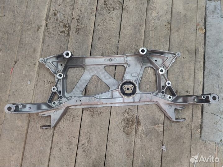 Подрамник алюминиевый 5Q0199369G