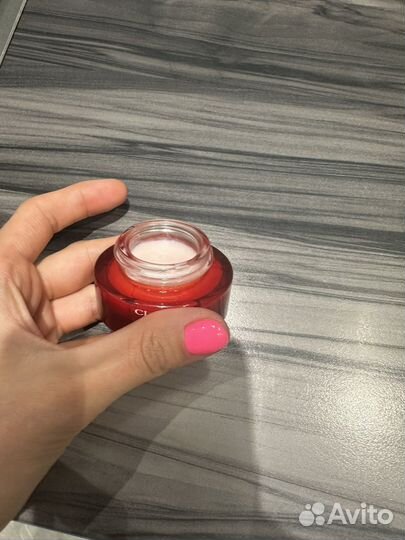 Clarins instant smooth баща под макияж