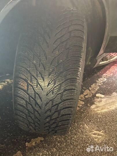 Nokian Tyres Hakkapeliitta R SUV 275/45 R21