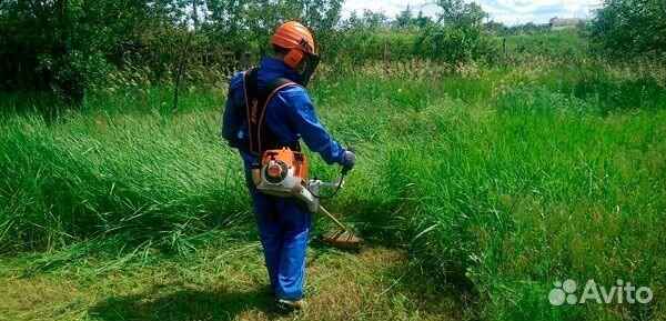 Покос травы триммером