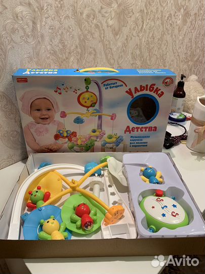 Мобилка на детскую кроватку новая