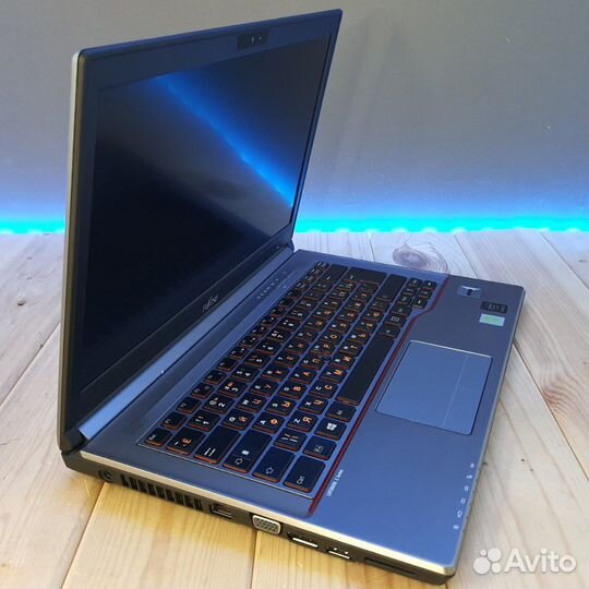 Ультрабук Fujitsu Lifebook E744